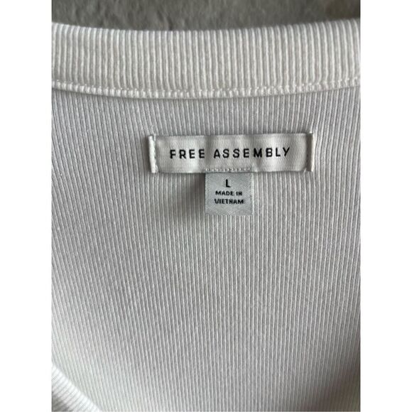 ❤️Free Assembly Henley Shirt - Picture 2 of 5